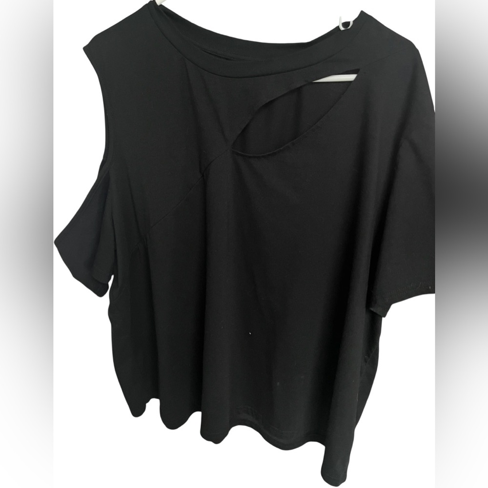 SHEIN Black Short Sleeve Cut-Out Top